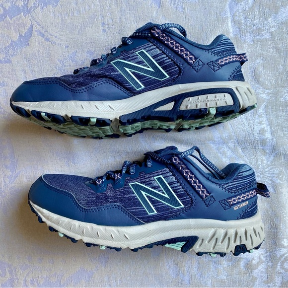 New Balance Womans Trail Running Shoes - Picture 2 of 14